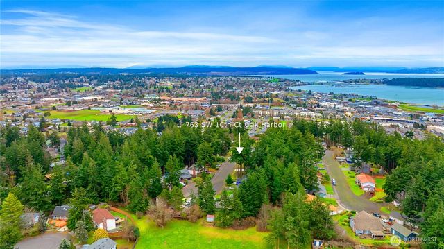 763 SW 10th Court, Oak Harbor, WA 98277