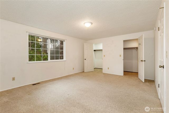 763 SW 10th Court, Oak Harbor, WA 98277