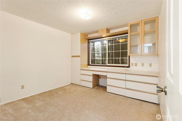 763 SW 10th Court, Oak Harbor, WA 98277