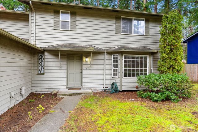 763 SW 10th Court, Oak Harbor, WA 98277