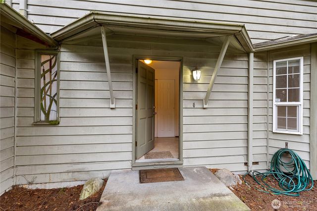 763 SW 10th Court, Oak Harbor, WA 98277