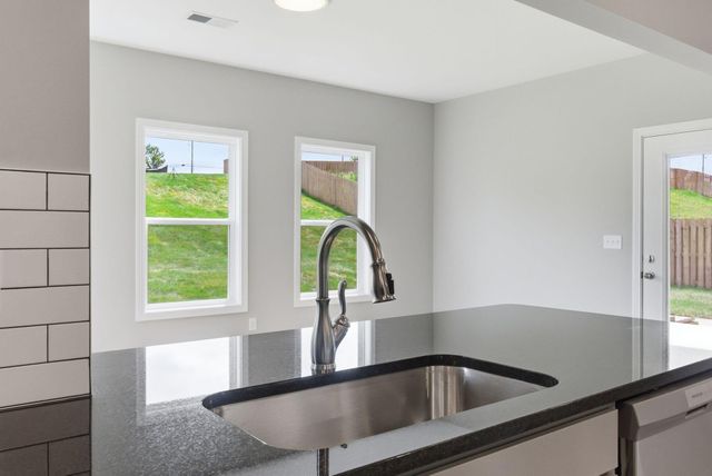 140 Dove Run Circle, Georgetown, KY 40324