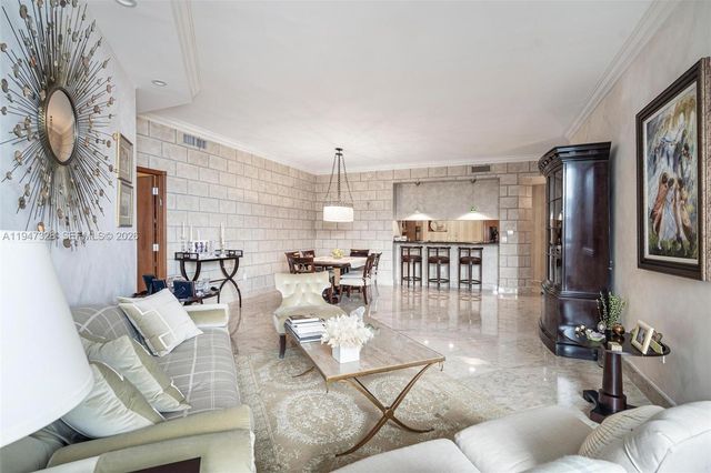 9595 Collins Ave NPHD, Surfside, FL 33154