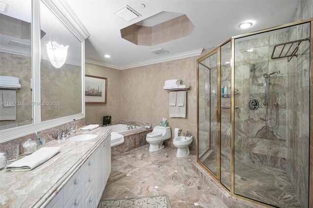 9595 Collins Ave NPHD, Surfside, FL 33154