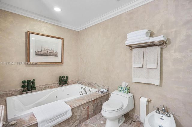 9595 Collins Ave NPHD, Surfside, FL 33154