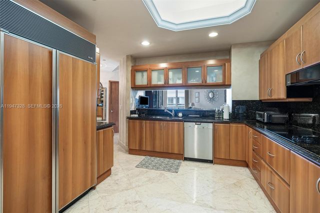 9595 Collins Ave NPHD, Surfside, FL 33154