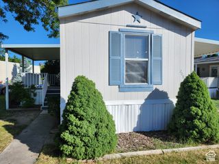 208 E CRESCENTWOOD DR, Sandy, UT 84094