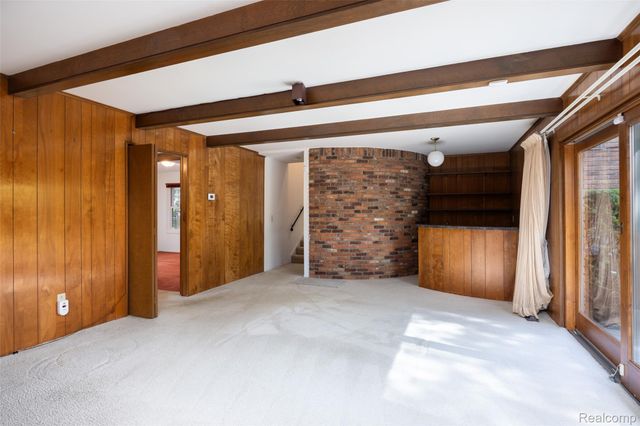 19646 Wilshire Boulevard, Beverly Hills Village, MI 48025