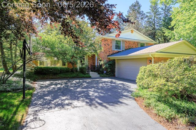 19646 Wilshire Boulevard, Beverly Hills Village, MI 48025