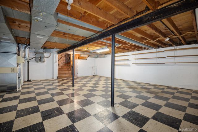 19646 Wilshire Boulevard, Beverly Hills Village, MI 48025