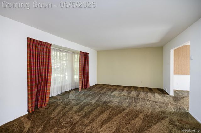 19646 Wilshire Boulevard, Beverly Hills Village, MI 48025