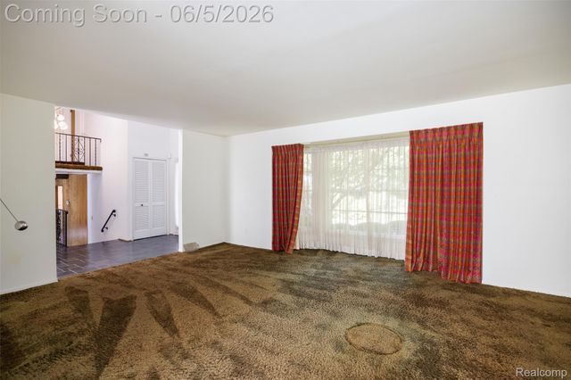19646 Wilshire Boulevard, Beverly Hills Village, MI 48025
