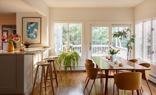 17 Sutherland Rd, Lexington, MA 02421