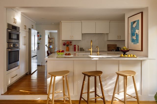 17 Sutherland Rd, Lexington, MA 02421