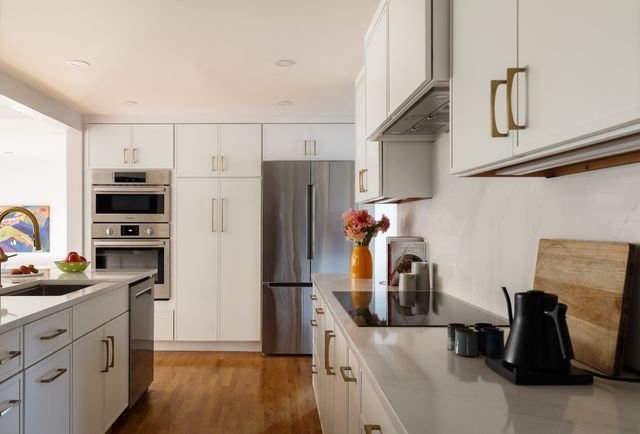 17 Sutherland Rd, Lexington, MA 02421