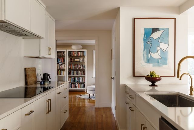 17 Sutherland Rd, Lexington, MA 02421