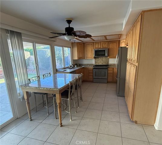 17932 Bluegate, Huntington Beach, CA 92647