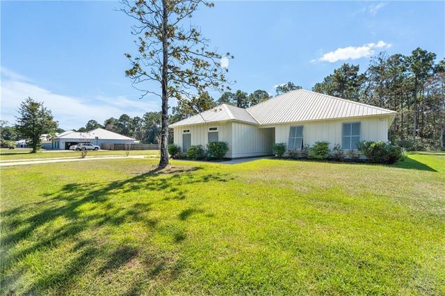 3135 Riverview Drive, Coden, AL 36523