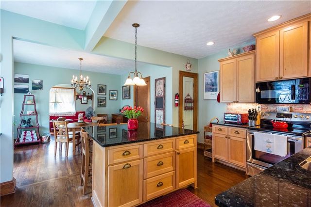 2045 Mercer Avenue, College Park, GA 30337