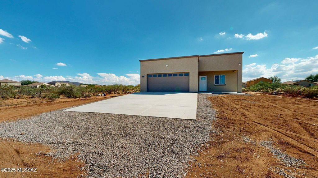 7095 W Los Reales Road, Tucson, AZ 85757
