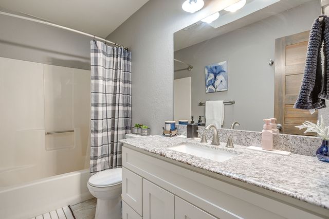 507 Heather Drive, Granbury, TX 76048