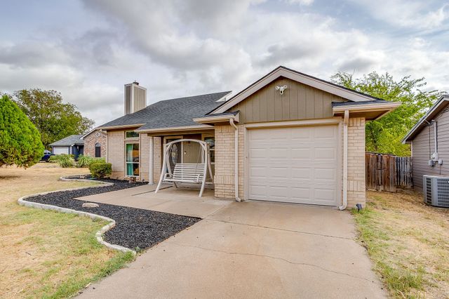 507 Heather Drive, Granbury, TX 76048