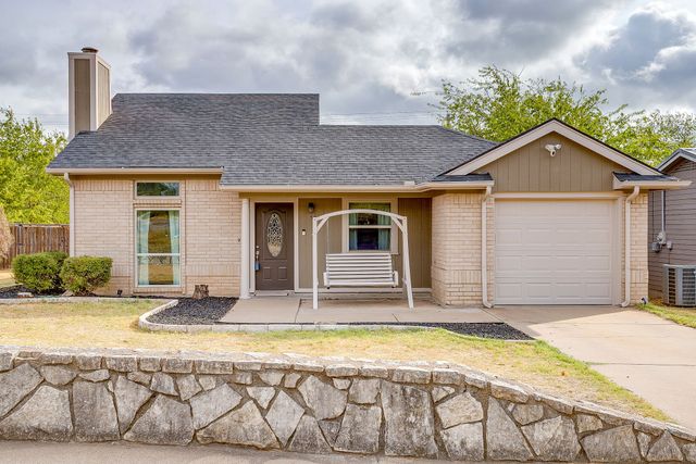 507 Heather Drive, Granbury, TX 76048