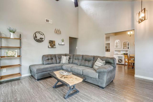 507 Heather Drive, Granbury, TX 76048
