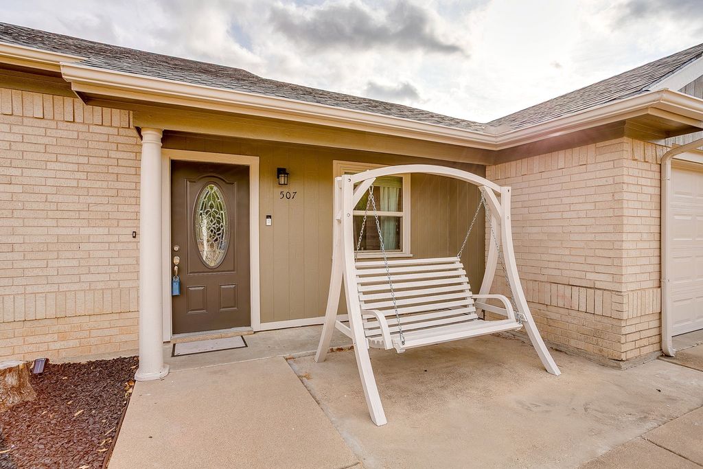 507 Heather Drive, Granbury, TX 76048 — photo 3