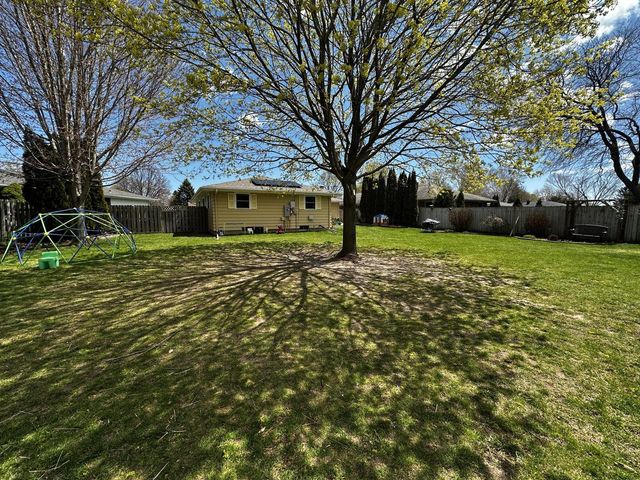2424 W Mark DRIVE, Sheboygan, WI 53083