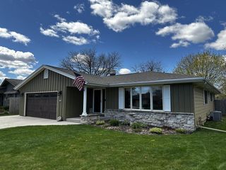 2424 W Mark DRIVE, Sheboygan, WI 53083