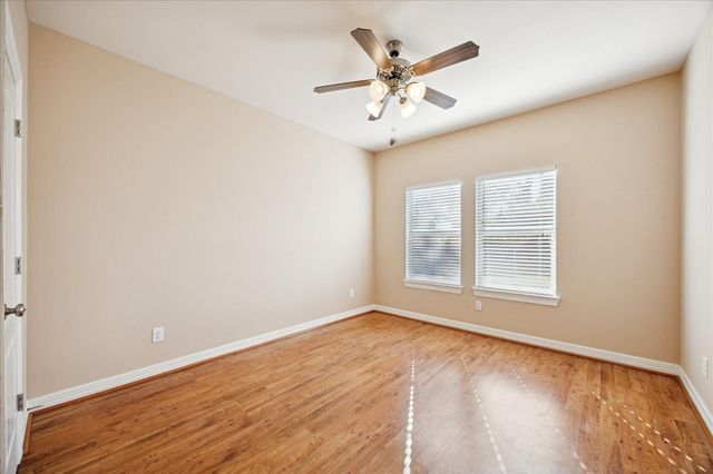 313 Regal Court, Bellville, TX 77418