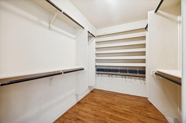 313 Regal Court, Bellville, TX 77418