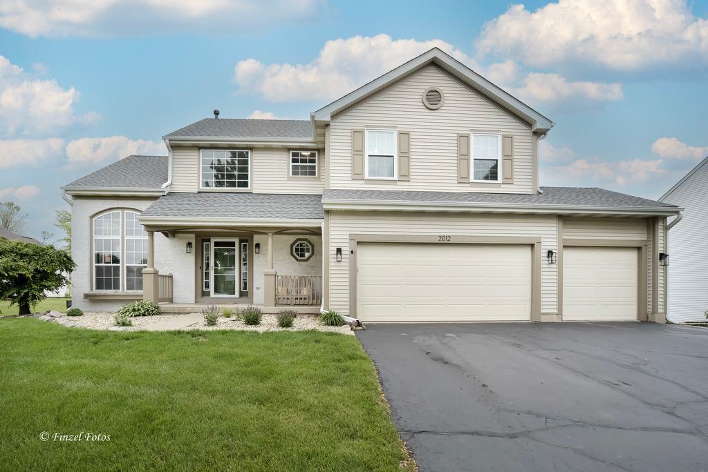 2012 Spring Creek Lane, Mchenry, IL 60050
