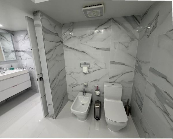 5757 Collins Ave 504, Miami Beach, FL 33140