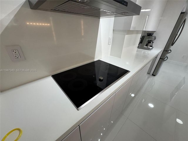 5757 Collins Ave 504, Miami Beach, FL 33140