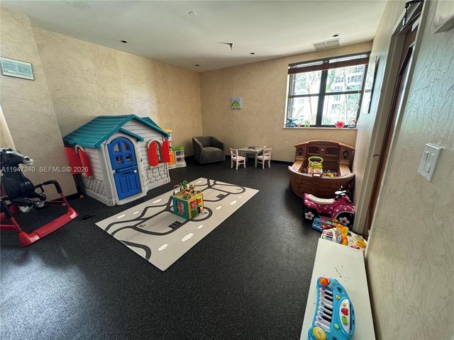 5757 Collins Ave 504, Miami Beach, FL 33140