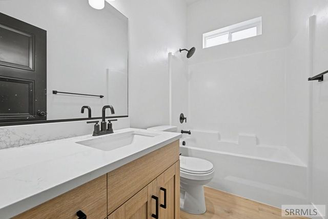 5992 Cottontree Lane, Ammon, ID 83406