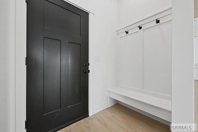 5992 Cottontree Lane, Ammon, ID 83406