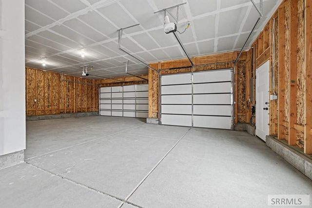 5992 Cottontree Lane, Ammon, ID 83406