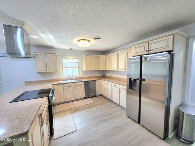 4111 Scottsdale Drive SW, Shallotte, NC 28470