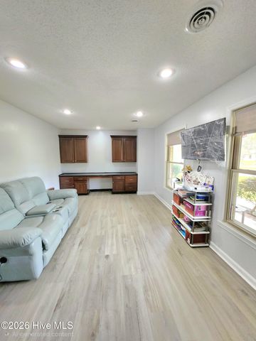 4111 Scottsdale Drive SW, Shallotte, NC 28470