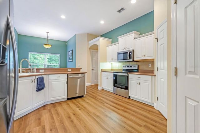 1085 TAYLOR ROAD E, Deland, FL 32724