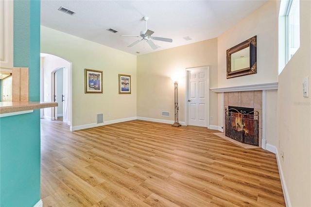 1085 TAYLOR ROAD E, Deland, FL 32724