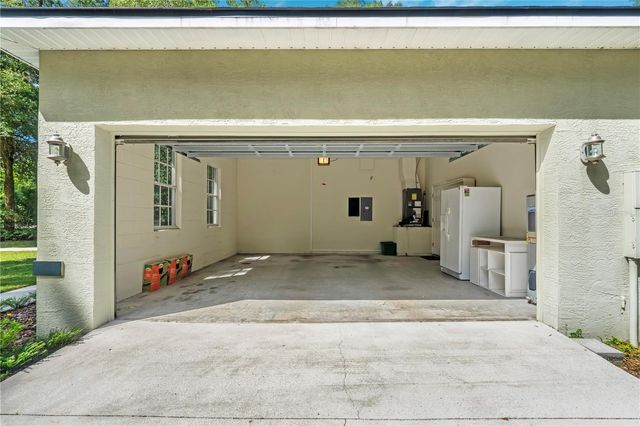 1085 TAYLOR ROAD E, Deland, FL 32724