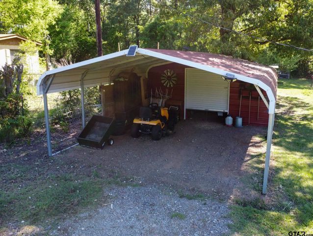 5051 Sunbird Dr, Chandler, TX 75758