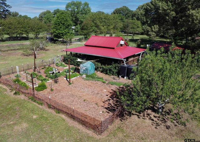 5051 Sunbird Dr, Chandler, TX 75758