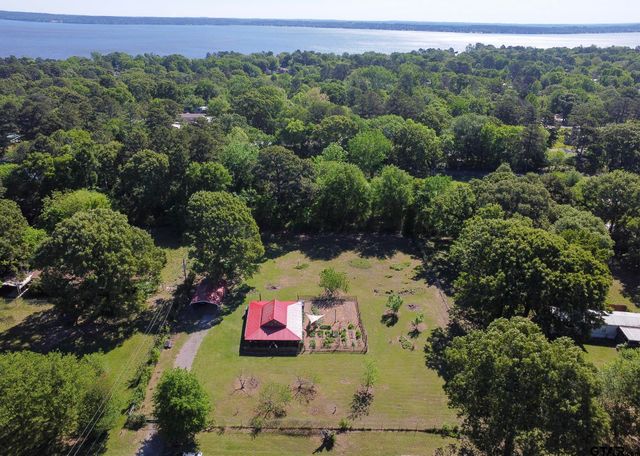 5051 Sunbird Dr, Chandler, TX 75758