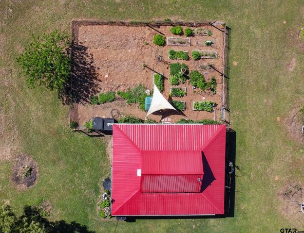 5051 Sunbird Dr, Chandler, TX 75758