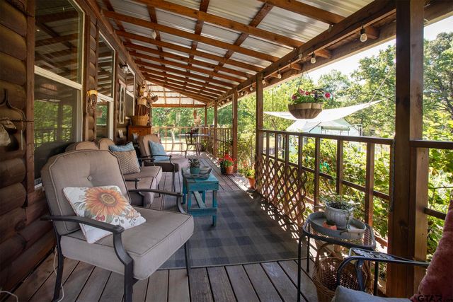 5051 Sunbird Dr, Chandler, TX 75758